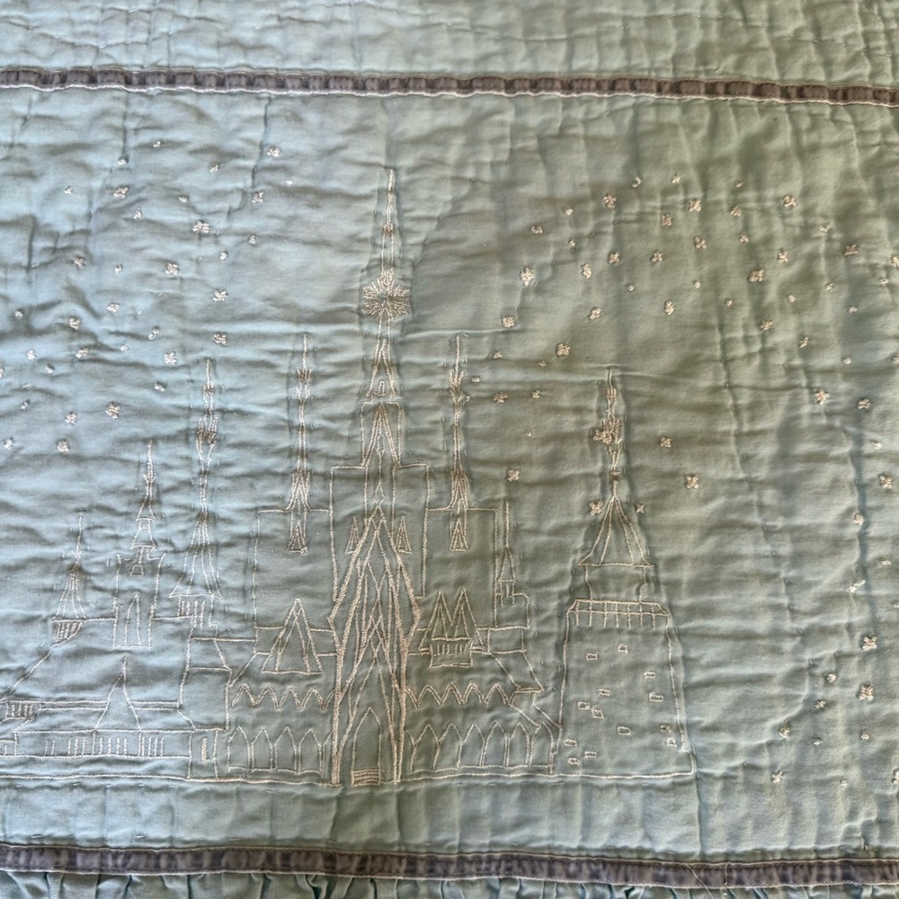 Pottery Barn Disney Frozen Blue Toddler Quilt Anna Elsa 35"x50". - Picture 3 of 9